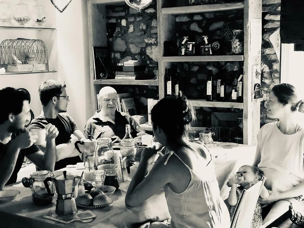Bed And Breakfast La Bouganville Rosignano Marittimo 0*,  Italy